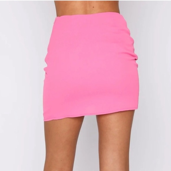 White Fox Pink Ruched Mini Skirt Size Medium - Picture 2 of 6